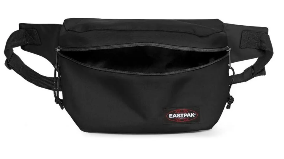 eastpak-bane-g-rteltasche-4-5-l-black-vegane-urbane-bauchtasche image 1