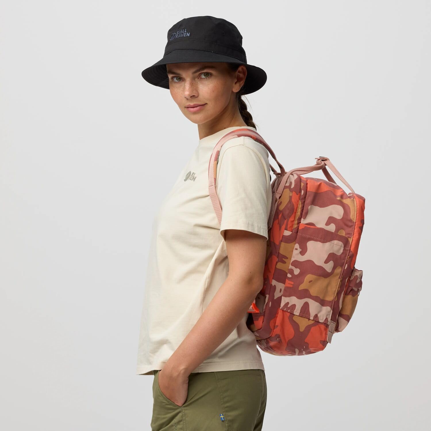 fj-llr-ven-k-nken-graphics-laptop-15-rucksack-16l-mit-laptopfach image 4