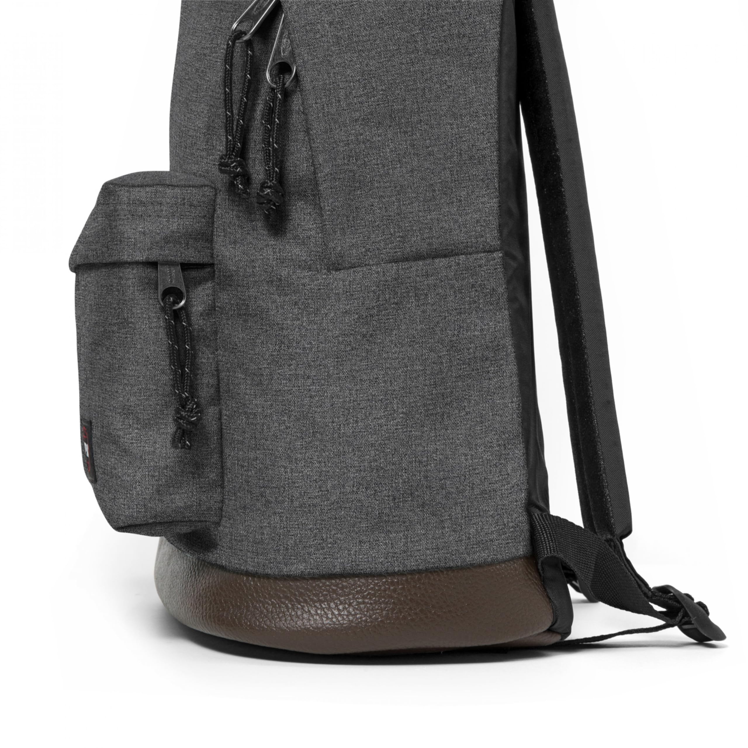 eastpak-wyoming-rucksack-24l-schlanker-city-rucksack-mit-ledereinsatz image 6